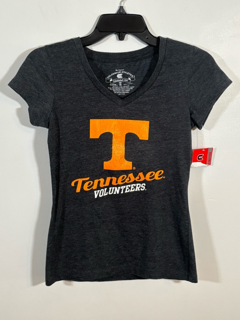 Colosseum Tennessee Volunteers Women's Black V-Neck Tee - Orange Logo Size Small